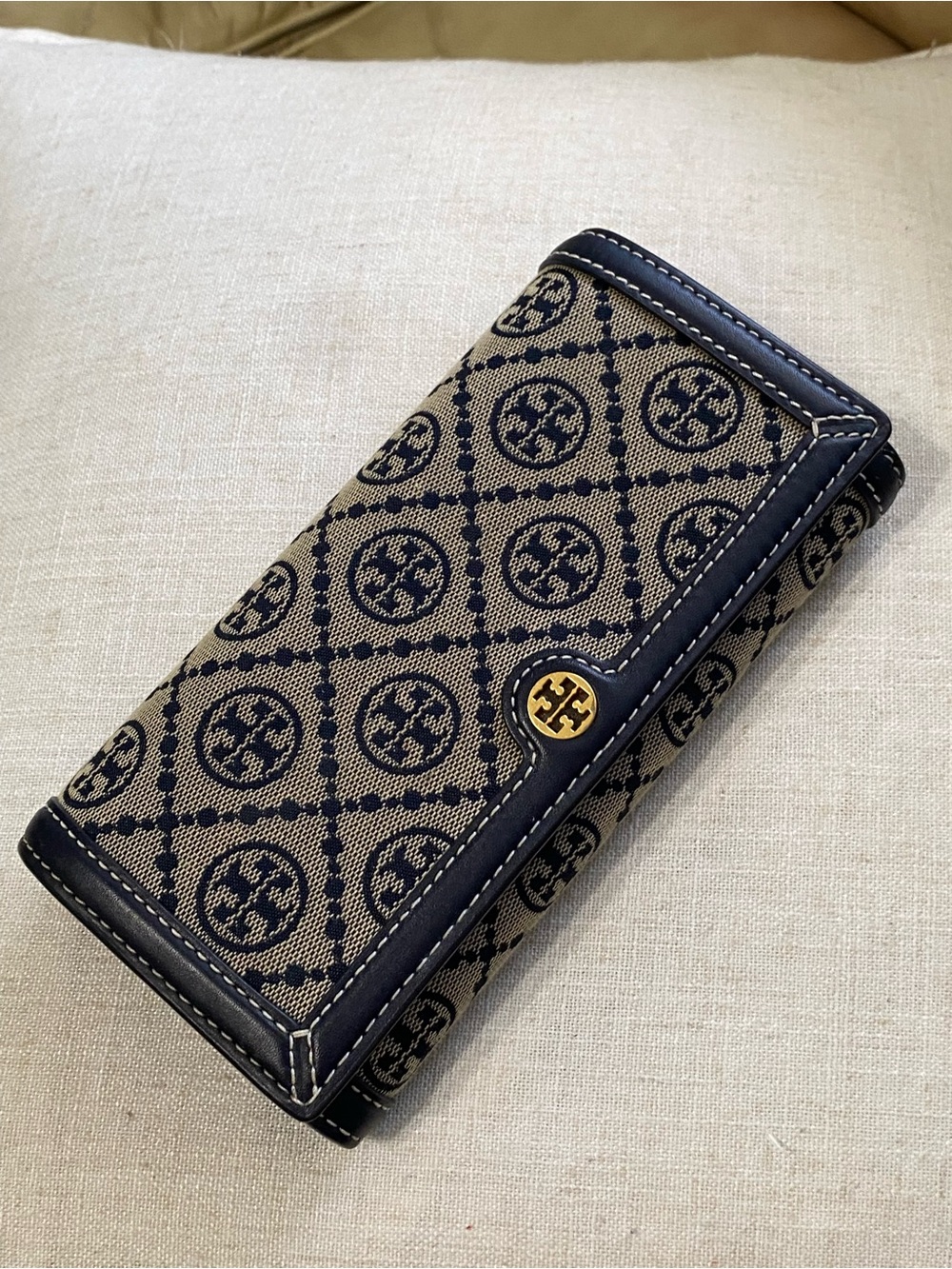 Authentic Tory Burch T-Monogram Jacquard Wallet Clutch Navy Yellow - Picture 2 of 13